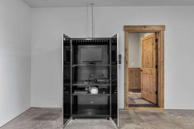 10103 Juniper Glen Circle, Redmond, OR 97756