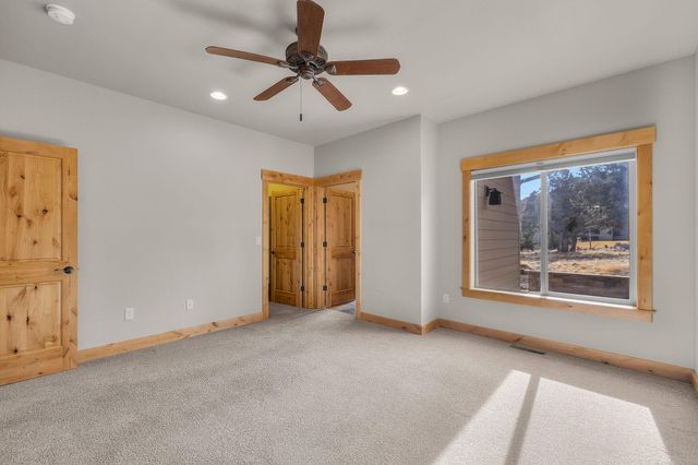 10103 Juniper Glen Circle, Redmond, OR 97756