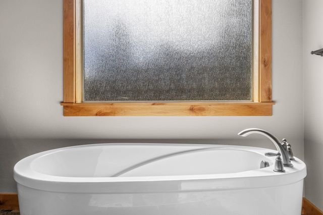 10103 Juniper Glen Circle, Redmond, OR 97756