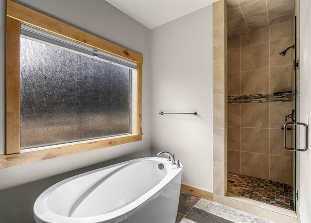 10103 Juniper Glen Circle, Redmond, OR 97756