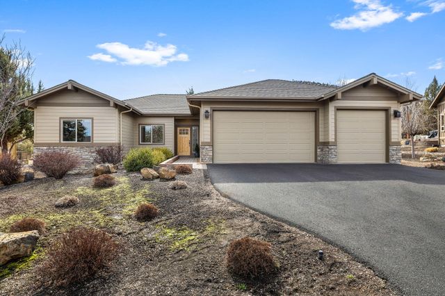 10103 Juniper Glen Circle, Redmond, OR 97756