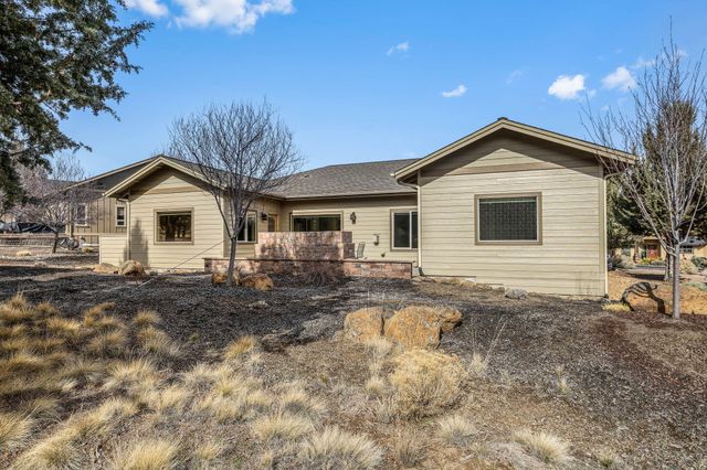 10103 Juniper Glen Circle, Redmond, OR 97756