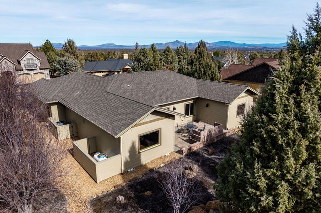 10103 Juniper Glen Circle, Redmond, OR 97756