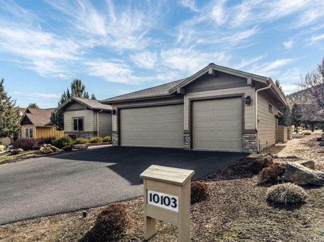 10103 Juniper Glen Circle, Redmond, OR 97756