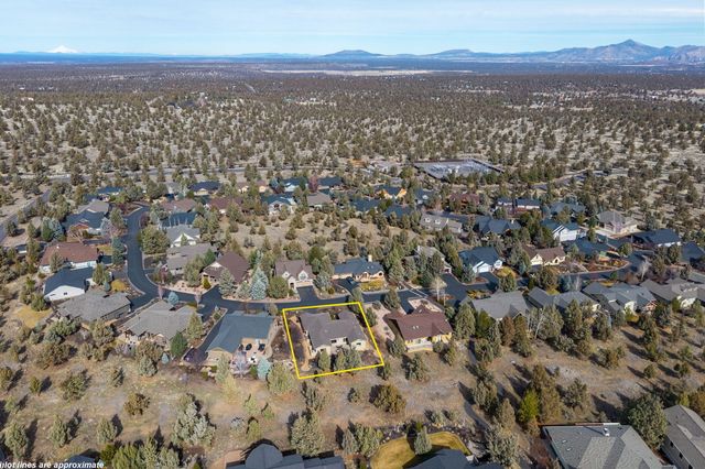 10103 Juniper Glen Circle, Redmond, OR 97756