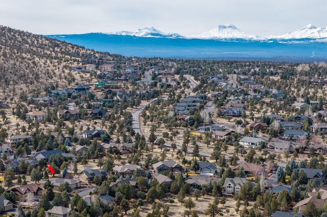 10103 Juniper Glen Circle, Redmond, OR 97756