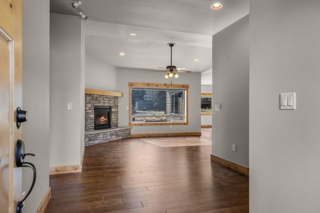 10103 Juniper Glen Circle, Redmond, OR 97756