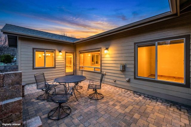 10103 Juniper Glen Circle, Redmond, OR 97756