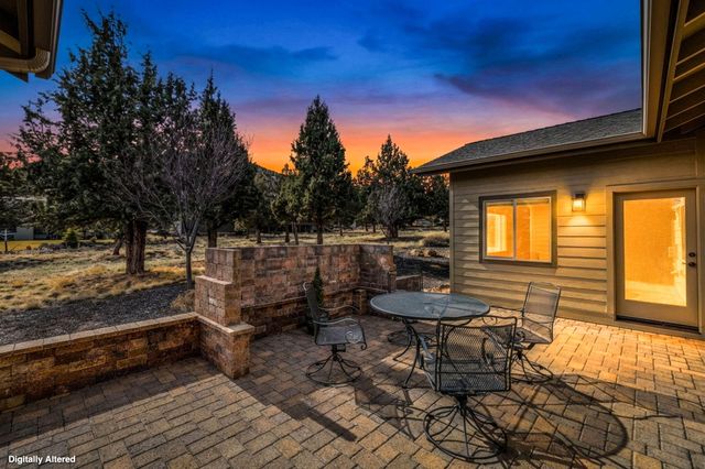 10103 Juniper Glen Circle, Redmond, OR 97756