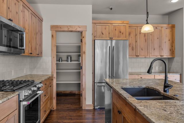 10103 Juniper Glen Circle, Redmond, OR 97756