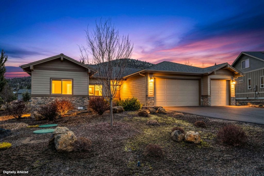 10103 Juniper Glen Circle, Redmond, OR 97756