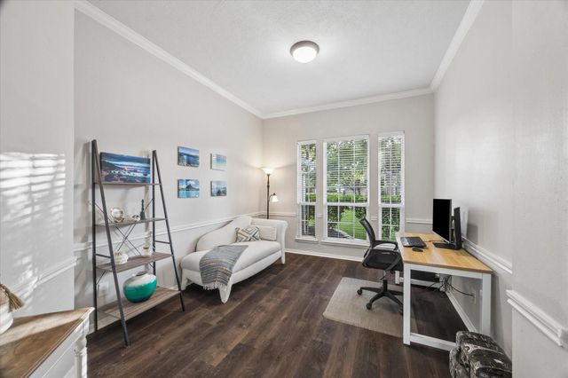 213 Falcon Lake Circle, Friendswood, TX 77546