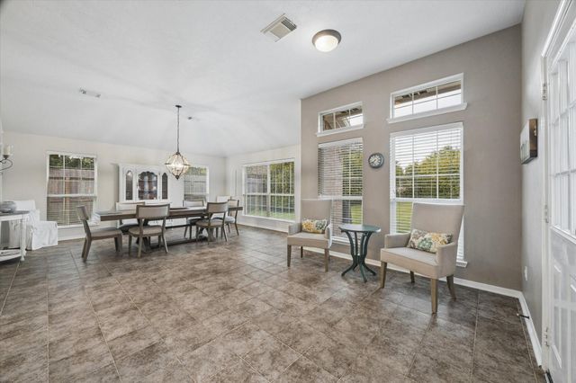213 Falcon Lake Circle, Friendswood, TX 77546