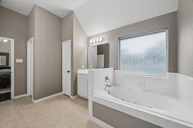 213 Falcon Lake Circle, Friendswood, TX 77546