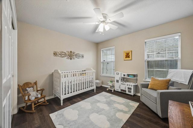 213 Falcon Lake Circle, Friendswood, TX 77546