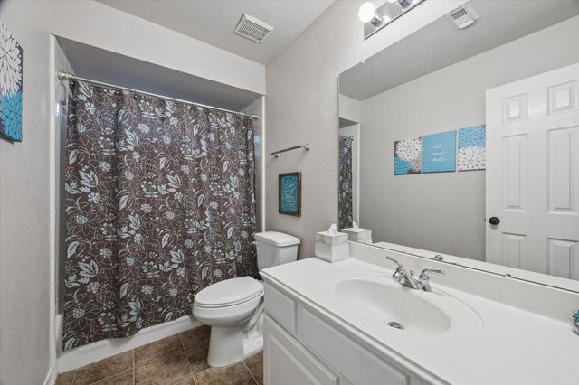 213 Falcon Lake Circle, Friendswood, TX 77546