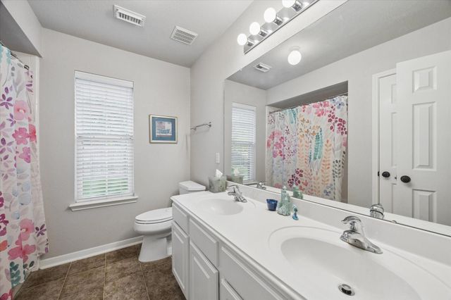 213 Falcon Lake Circle, Friendswood, TX 77546