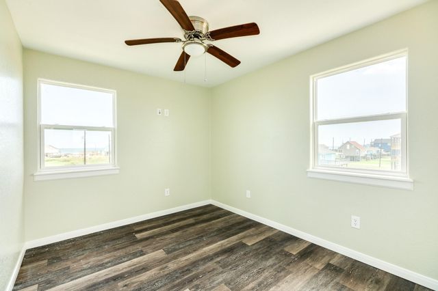 4726 Palm Street, Freeport, TX 77541