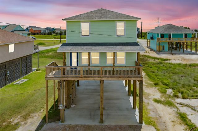 4726 Palm Street, Freeport, TX 77541