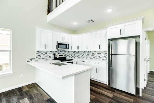 4726 Palm Street, Freeport, TX 77541