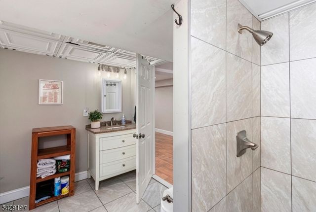 12 Cook St, Butler Boro, NJ 07405