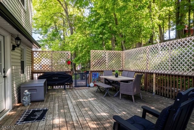 12 Cook St, Butler Boro, NJ 07405
