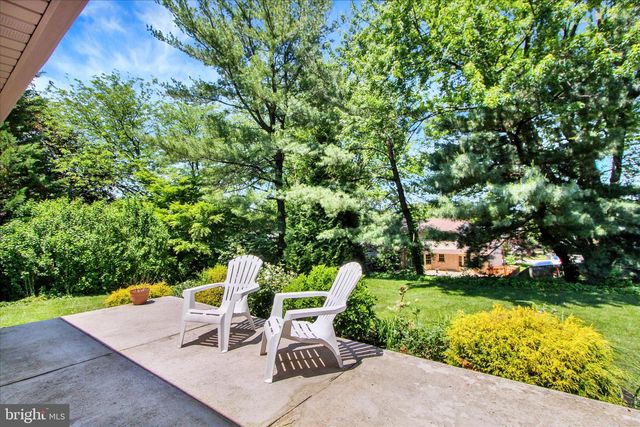 3240 ROUND HILL RD, York, PA 17402