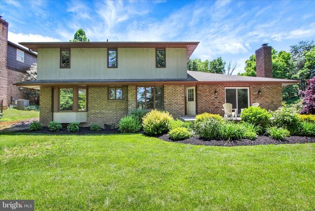 3240 ROUND HILL RD, York, PA 17402