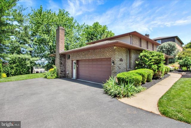 3240 ROUND HILL RD, York, PA 17402