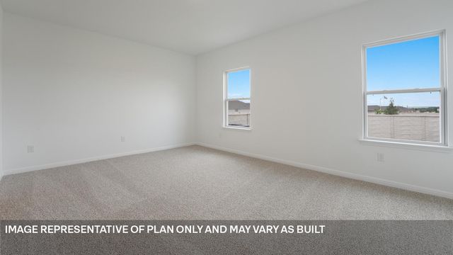 211 MUSTANG LAKE CIR, Buda, TX 78610