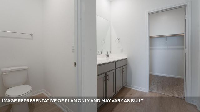 211 MUSTANG LAKE CIR, Buda, TX 78610