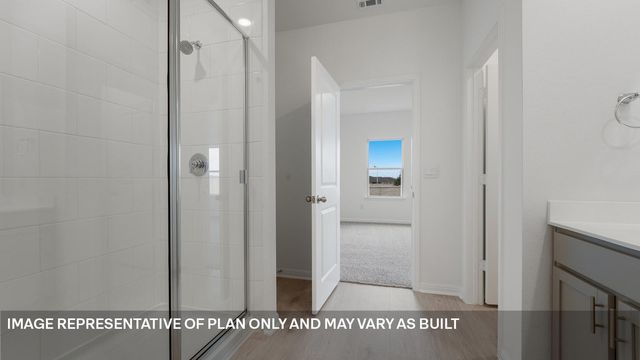 211 MUSTANG LAKE CIR, Buda, TX 78610