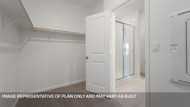 211 MUSTANG LAKE CIR, Buda, TX 78610