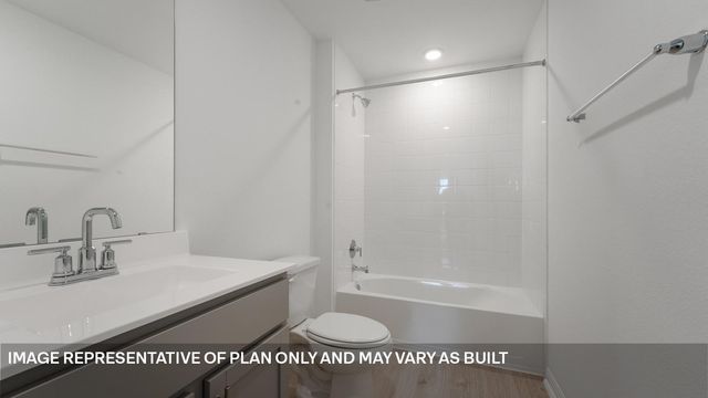 211 MUSTANG LAKE CIR, Buda, TX 78610