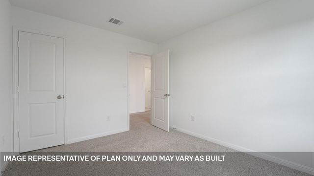 211 MUSTANG LAKE CIR, Buda, TX 78610