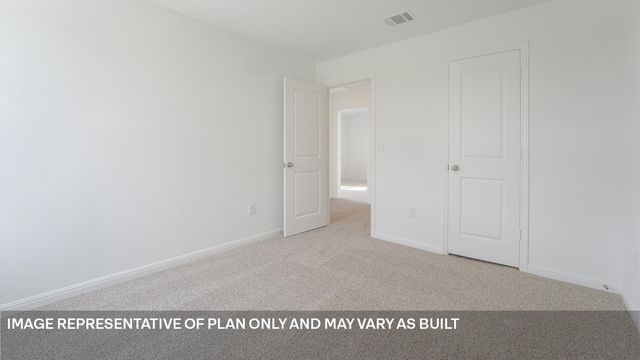 211 MUSTANG LAKE CIR, Buda, TX 78610