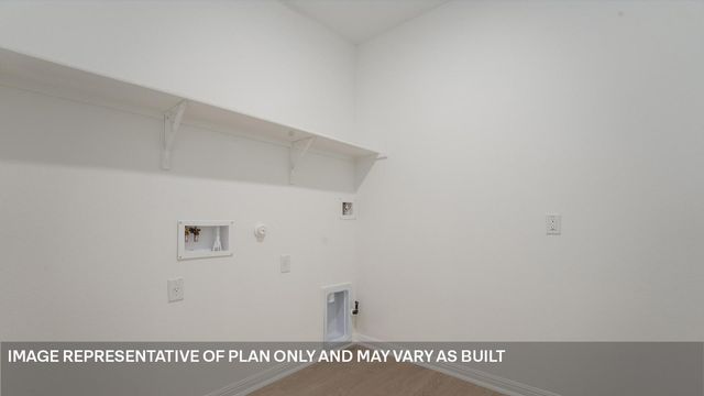 211 MUSTANG LAKE CIR, Buda, TX 78610