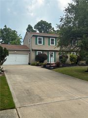 3805 Laurel Glenn Drive, Broadview Heights, OH 44147