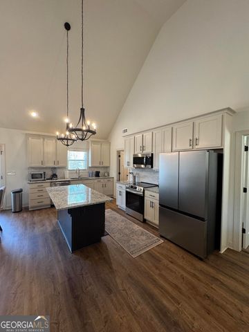 46 W Greenwood Drive, Carrollton, GA 30117