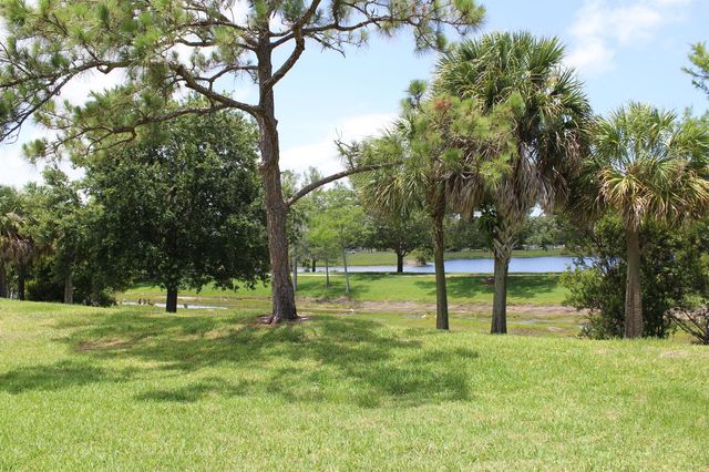 1500 SE Royal Green Circle 102, Port St. Lucie, FL 34952