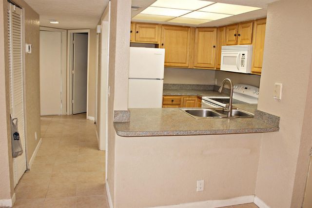 1500 SE Royal Green Circle 102, Port St. Lucie, FL 34952