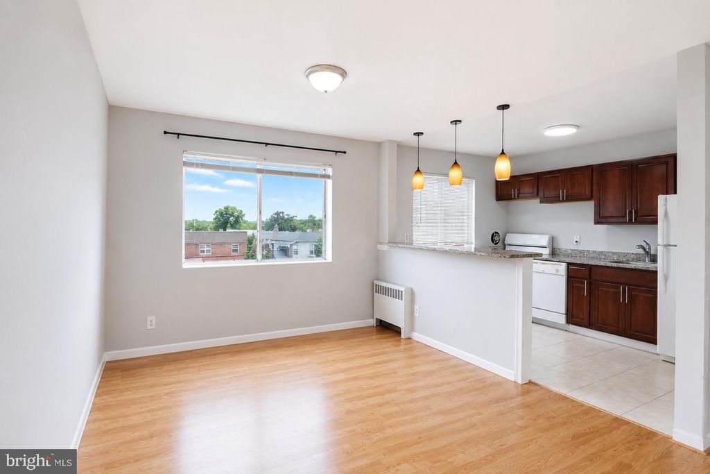 Image 13 of property listing at 614 SLIGO AVE #211, Silver Spring, MD 20910