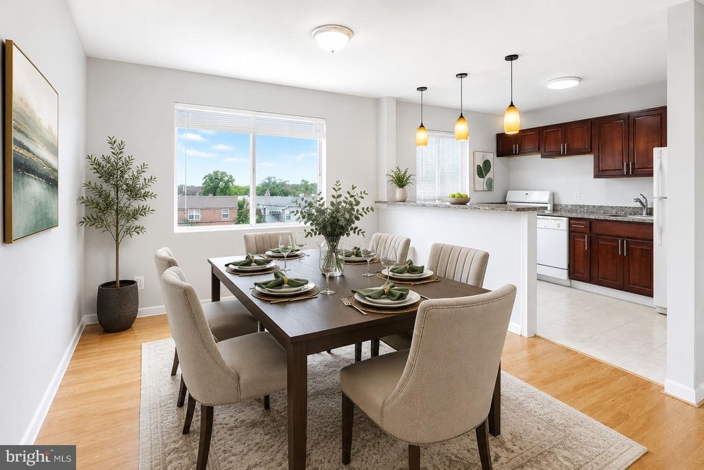 Image 14 of property listing at 614 SLIGO AVE #211, Silver Spring, MD 20910