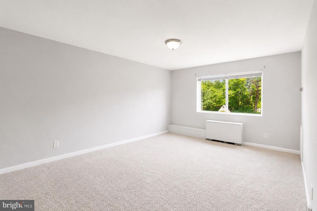 Image 19 of property listing at 614 SLIGO AVE #211, Silver Spring, MD 20910