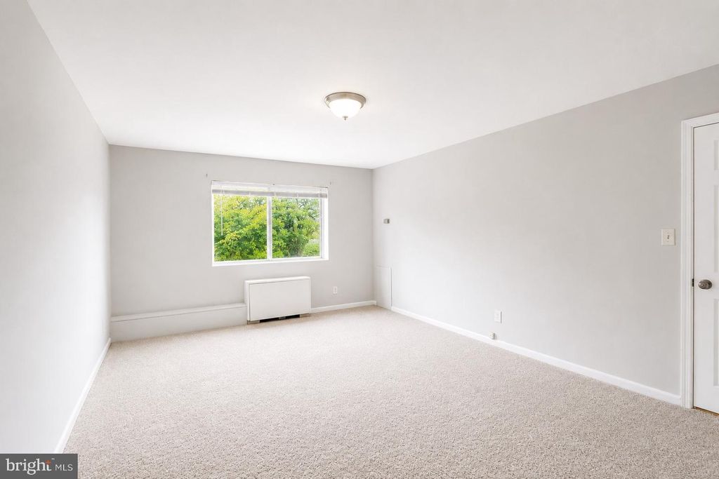 Image 22 of property listing at 614 SLIGO AVE #211, Silver Spring, MD 20910