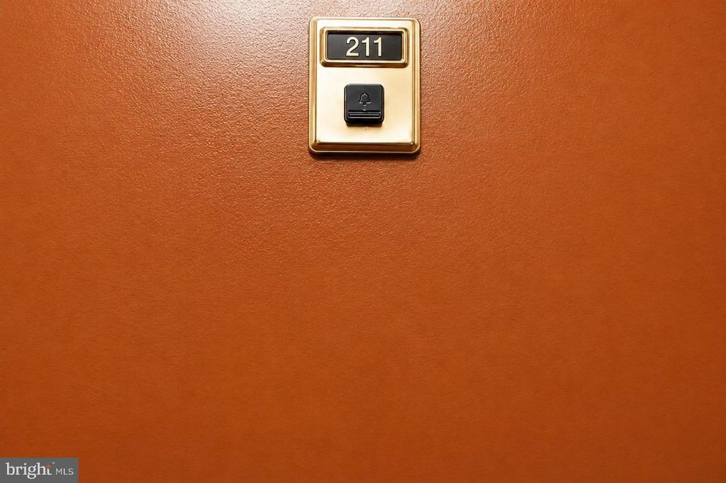 Image 7 of property listing at 614 SLIGO AVE #211, Silver Spring, MD 20910