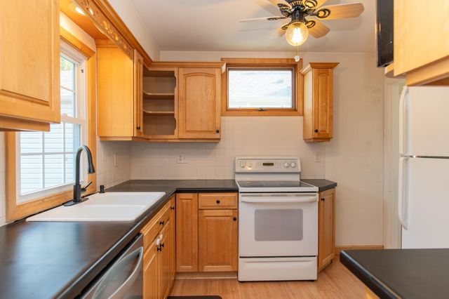 2821 Edgewood Avenue S, Saint Louis Park, MN 55426