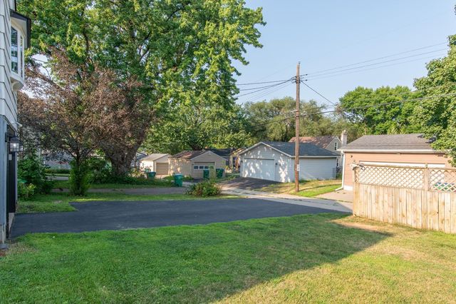 2821 Edgewood Avenue S, Saint Louis Park, MN 55426