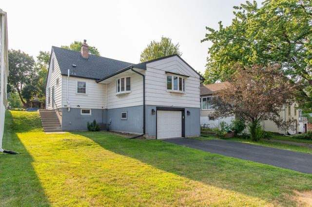 2821 Edgewood Avenue S, Saint Louis Park, MN 55426