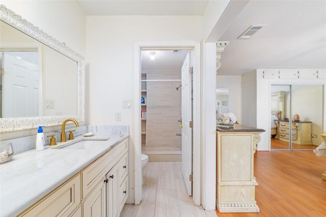 7711 Miller Glen Lane, Houston, TX 77072